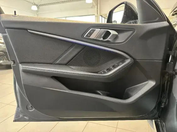 BMW SERIE 1 F40 - voiture d'occasion - Photo 17