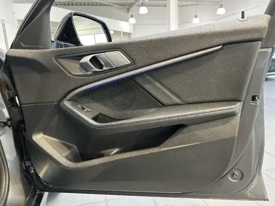 BMW SERIE 1 F40 - voiture d'occasion - Photo 18