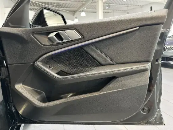 BMW SERIE 1 F40 - voiture d'occasion - Photo 18