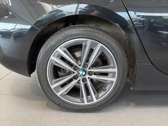 BMW SERIE 1 F40 - voiture d'occasion - Photo 25