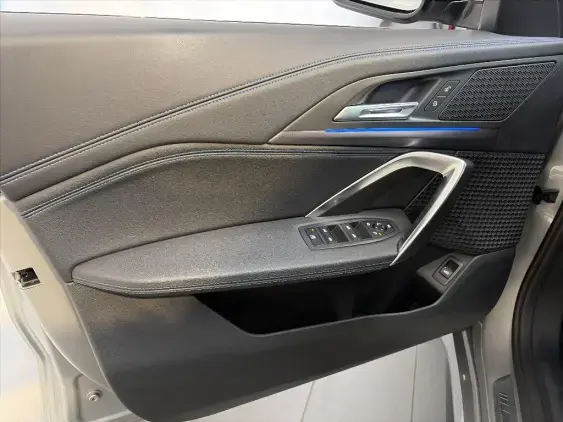 BMW X1 U11 - voiture d'occasion - Photo 19