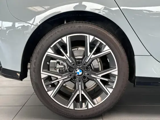 BMW SERIE 1 F70 - voiture d'occasion - Photo 22