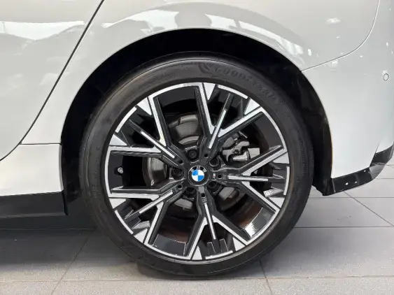 BMW SERIE 1 F70 - voiture d'occasion - Photo 21