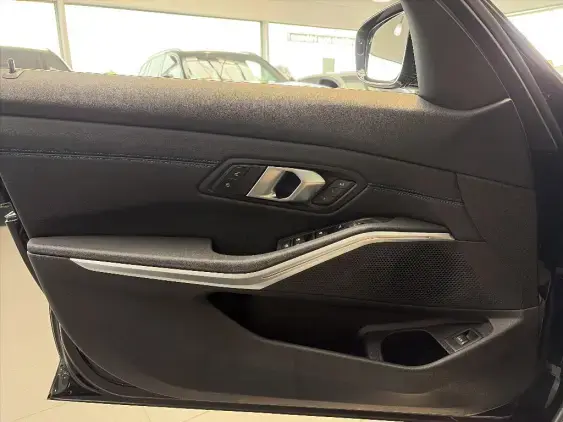 BMW SERIE 3 G20 LCI 2 - voiture d'occasion - Photo 18