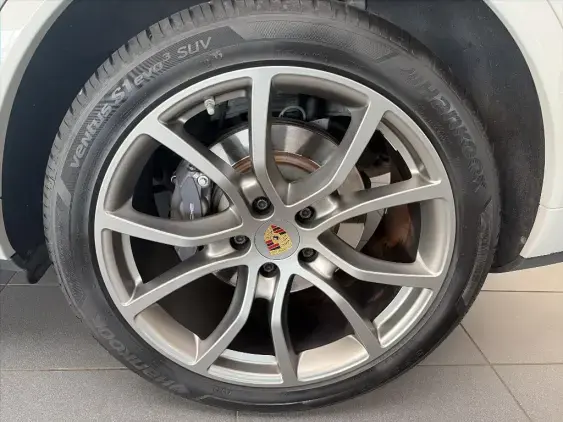 PORSCHE CAYENNE COUPE III - voiture d'occasion - Photo 24