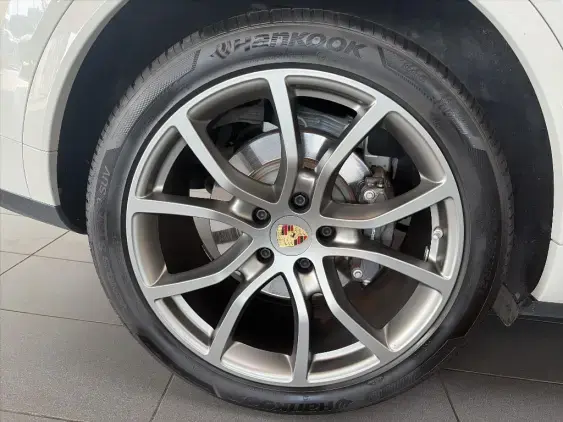 PORSCHE CAYENNE COUPE III - voiture d'occasion - Photo 25