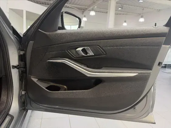 BMW SERIE 3 G20 LCI 2 - voiture d'occasion - Photo 18