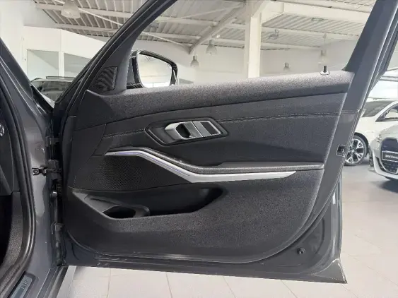 BMW SERIE 3 TOURING VII - voiture d'occasion - Photo 19