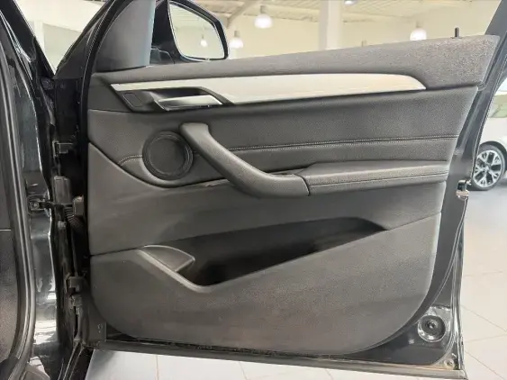 BMW X1 F48 LCI - voiture d'occasion - Photo 19