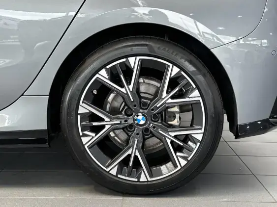 BMW SERIE 1 F70 - voiture d'occasion - Photo 21