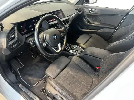 BMW SERIE 1 F40 - voiture d'occasion - Photo 17