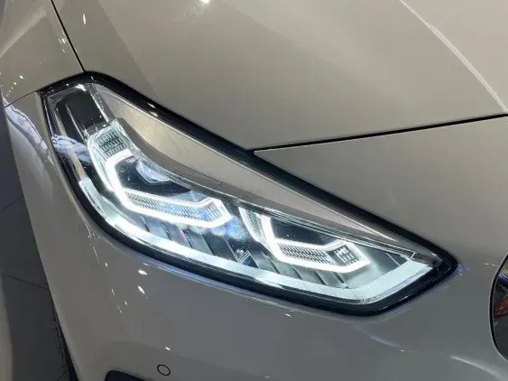 BMW SERIE 1 F40 - voiture d'occasion - Photo 15