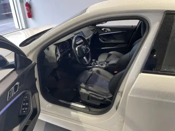 BMW SERIE 1 F40 - voiture d'occasion - Photo 14