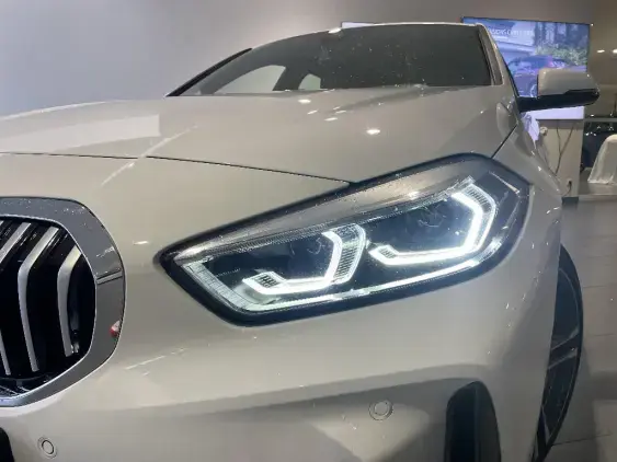 BMW SERIE 1 F40 - voiture d'occasion - Photo 18