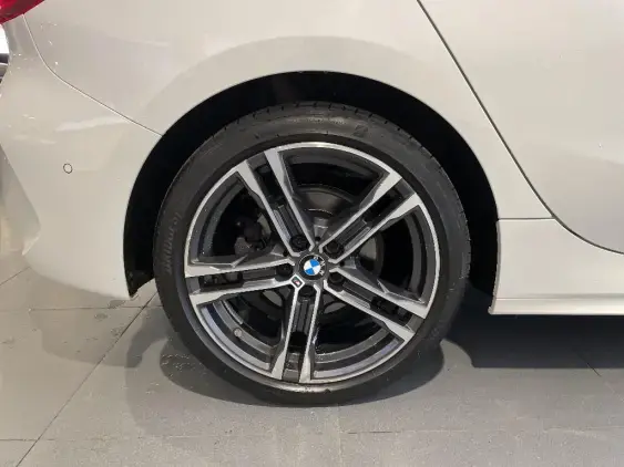 BMW SERIE 1 F40 - voiture d'occasion - Photo 21