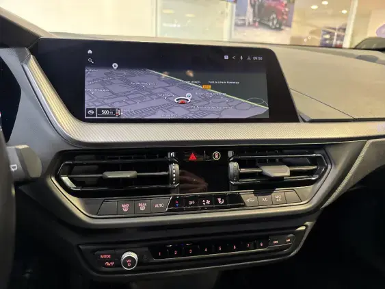 BMW SERIE 1 F40 - voiture d'occasion - Photo 12