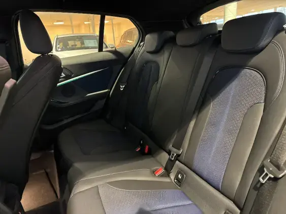 BMW SERIE 1 F40 - voiture d'occasion - Photo 10