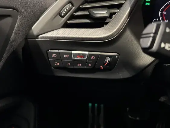 BMW SERIE 1 F40 - voiture d'occasion - Photo 11