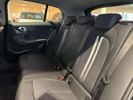 BMW SERIE 1 F40 - voiture d'occasion - Photo 10