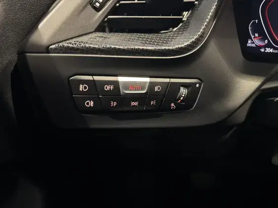 BMW SERIE 1 F40 - voiture d'occasion - Photo 11