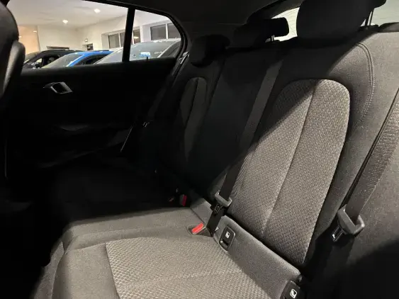 BMW SERIE 1 F40 - voiture d'occasion - Photo 13