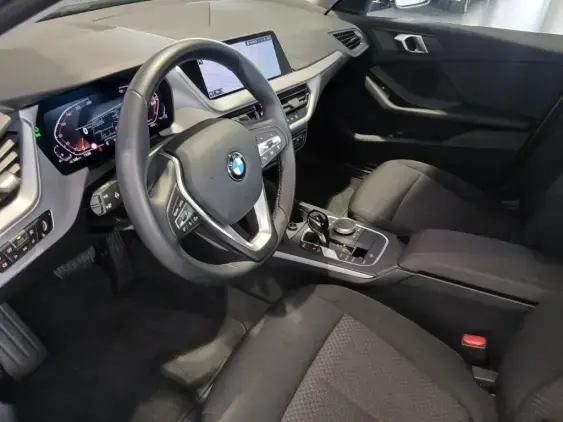 BMW SERIE 1 F40 - voiture d'occasion - Photo 17