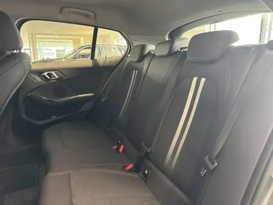 BMW SERIE 1 F40 - voiture d'occasion - Photo 13