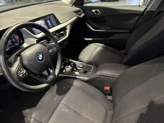 BMW SERIE 1 F40 - voiture d'occasion - Photo 11