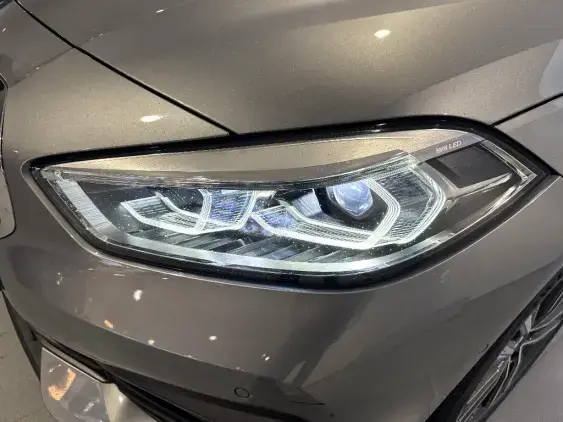 BMW SERIE 1 F40 - voiture d'occasion - Photo 12