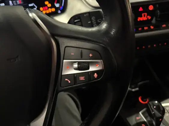 BMW SERIE 1 F40 - voiture d'occasion - Photo 14