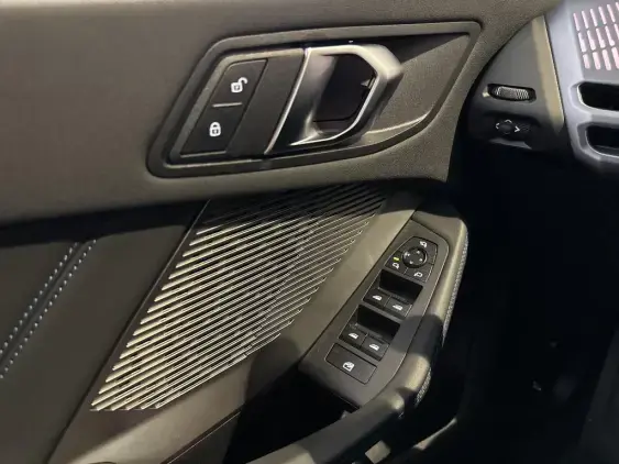 BMW SERIE 1 F70 - voiture d'occasion - Photo 13