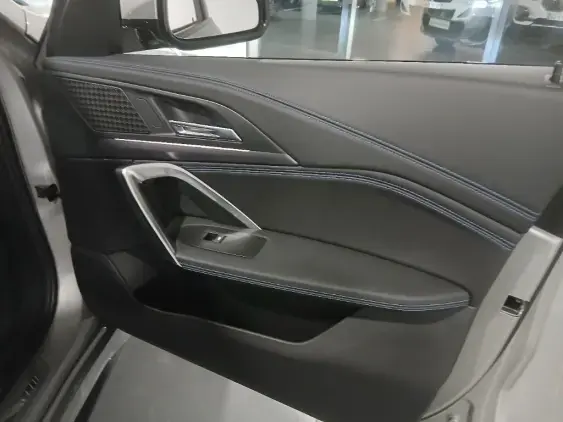 BMW X1 U11 - voiture d'occasion - Photo 18