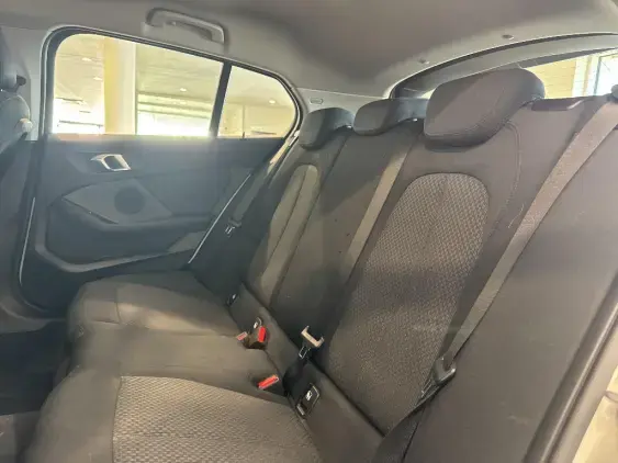 BMW SERIE 1 F40 - voiture d'occasion - Photo 10