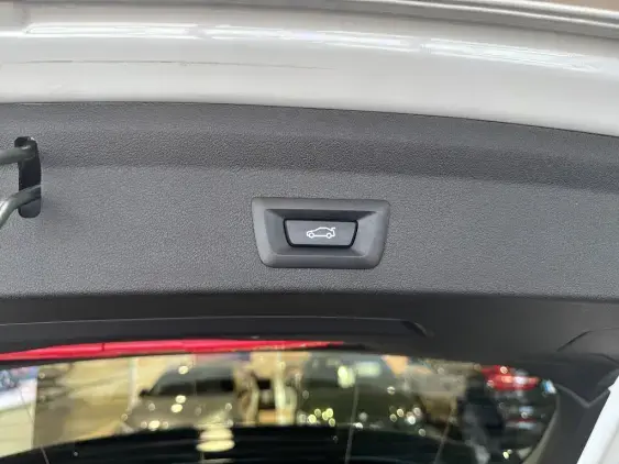 BMW SERIE 1 F40 - voiture d'occasion - Photo 11