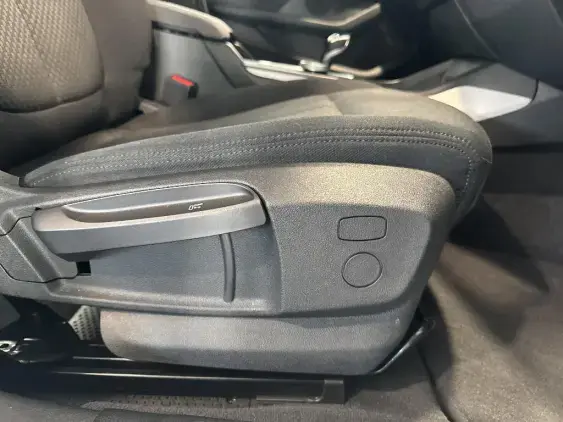 BMW SERIE 1 F40 - voiture d'occasion - Photo 12