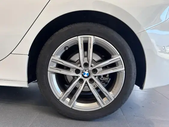 BMW SERIE 1 F40 - voiture d'occasion - Photo 14