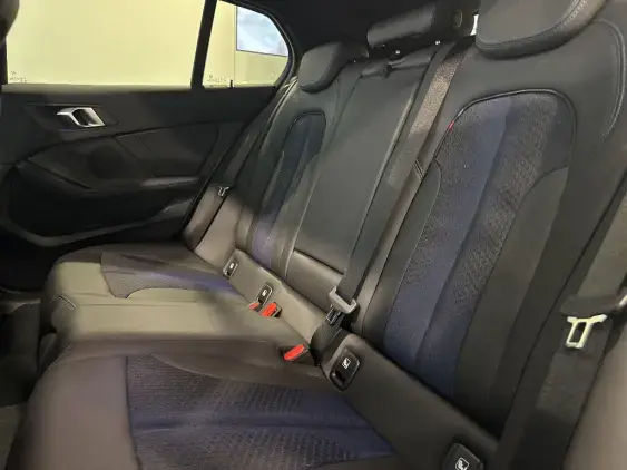 BMW SERIE 1 F40 - voiture d'occasion - Photo 17