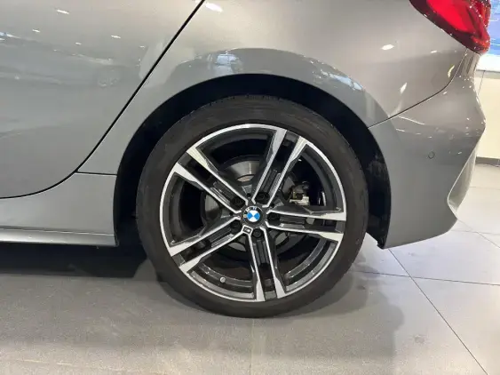 BMW SERIE 1 F40 - voiture d'occasion - Photo 22