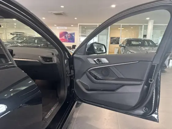 BMW SERIE 1 F40 - voiture d'occasion - Photo 20