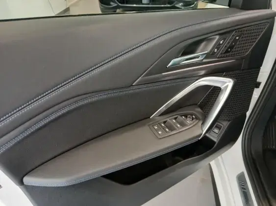 BMW X1 U11 - voiture d'occasion - Photo 17