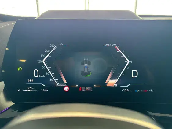 BMW X1 U11 - voiture d'occasion - Photo 19