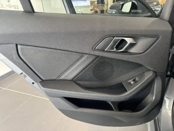 BMW SERIE 1 F40 - voiture d'occasion - Photo 13