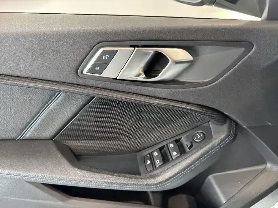 BMW SERIE 1 F40 - voiture d'occasion - Photo 15