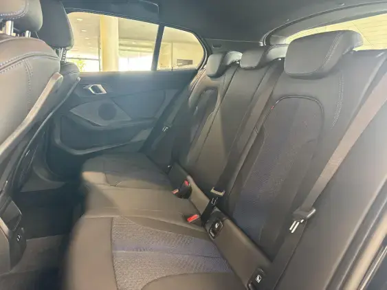 BMW SERIE 1 F40 - voiture d'occasion - Photo 12