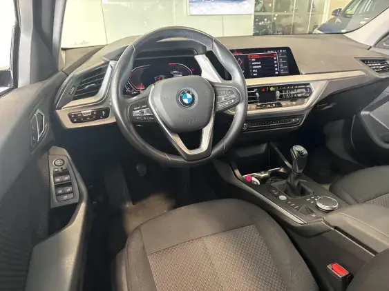 BMW SERIE 1 F40 - voiture d'occasion - Photo 17