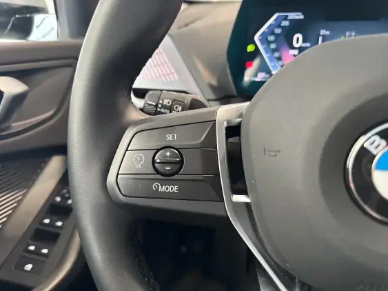 BMW SERIE 1 F70 - voiture d'occasion - Photo 15