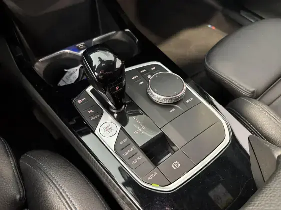 BMW SERIE 1 F40 - voiture d'occasion - Photo 14