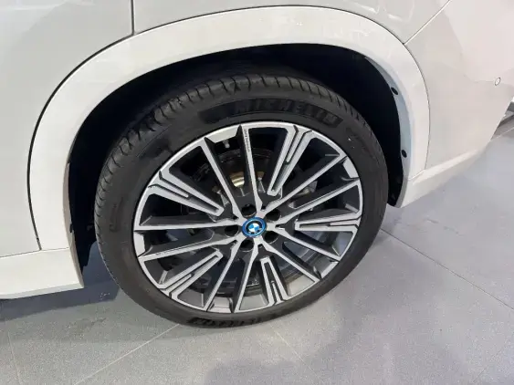 BMW iX1 U11 - voiture d'occasion - Photo 12