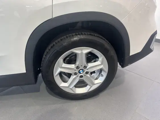 BMW X1 U11 - voiture d'occasion - Photo 11