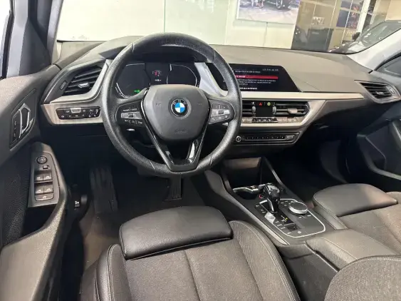 BMW SERIE 1 F40 - voiture d'occasion - Photo 12
